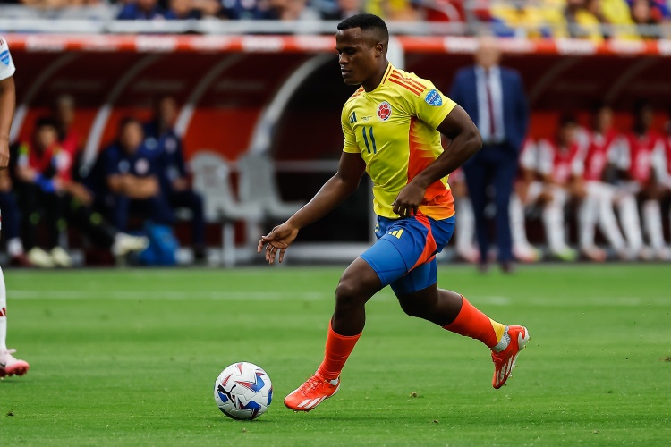 足彩-记者：报价低于2000万欧元，狼队拒绝了弗鲁米嫩塞签阿里亚斯